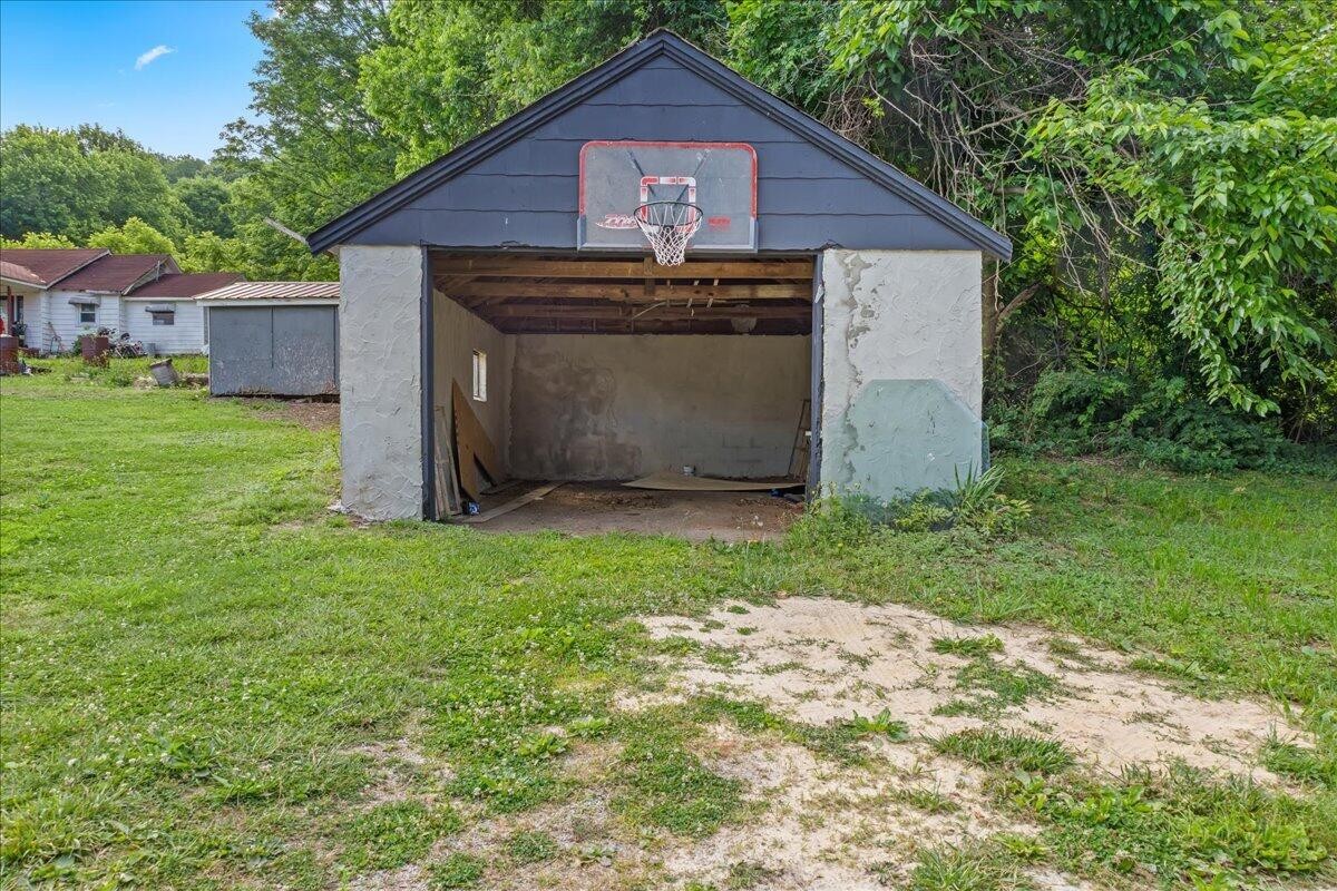 307 W Farrell Street Niota TN 37826