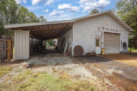 9475 Highway 100 Scotts Hill TN 38374