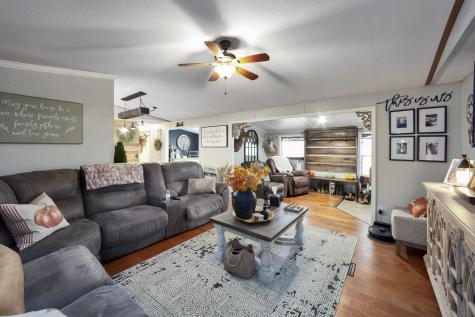 9475 Highway 100 Scotts Hill TN 38374