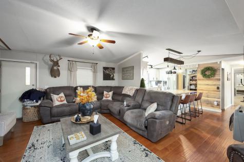 9475 Highway 100 Scotts Hill TN 38374