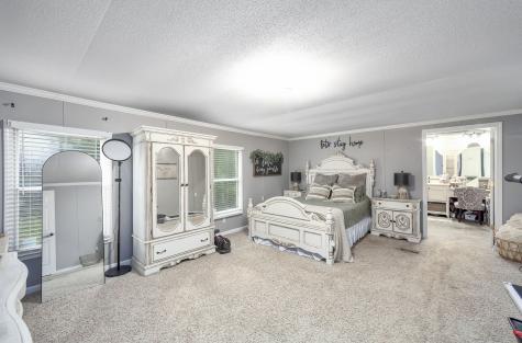 9475 Highway 100 Scotts Hill TN 38374