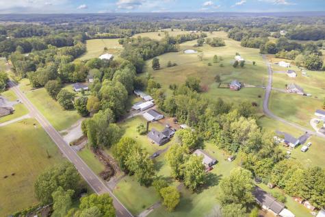 9475 Highway 100 Scotts Hill TN 38374