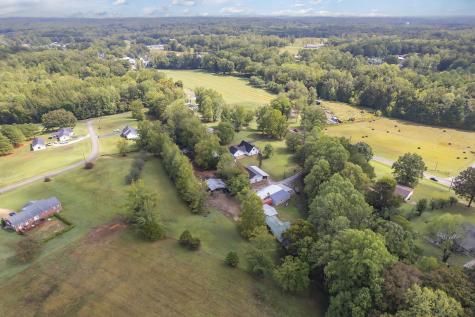 9475 Highway 100 Scotts Hill TN 38374