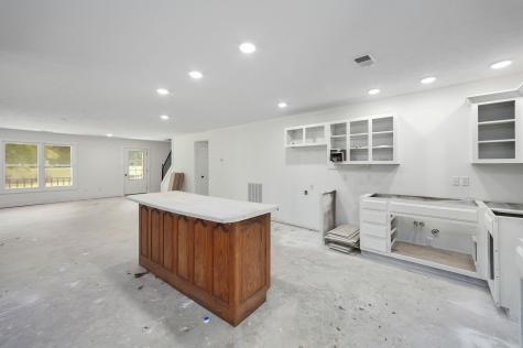 9475 Highway 100 Scotts Hill TN 38374
