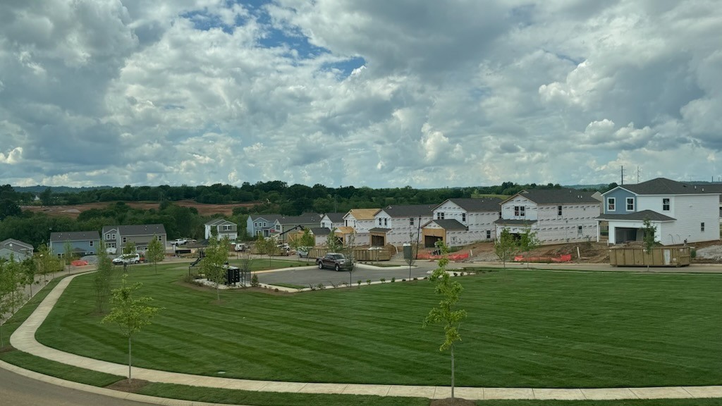 3282 Barrel Oak Pass Columbia TN 38401