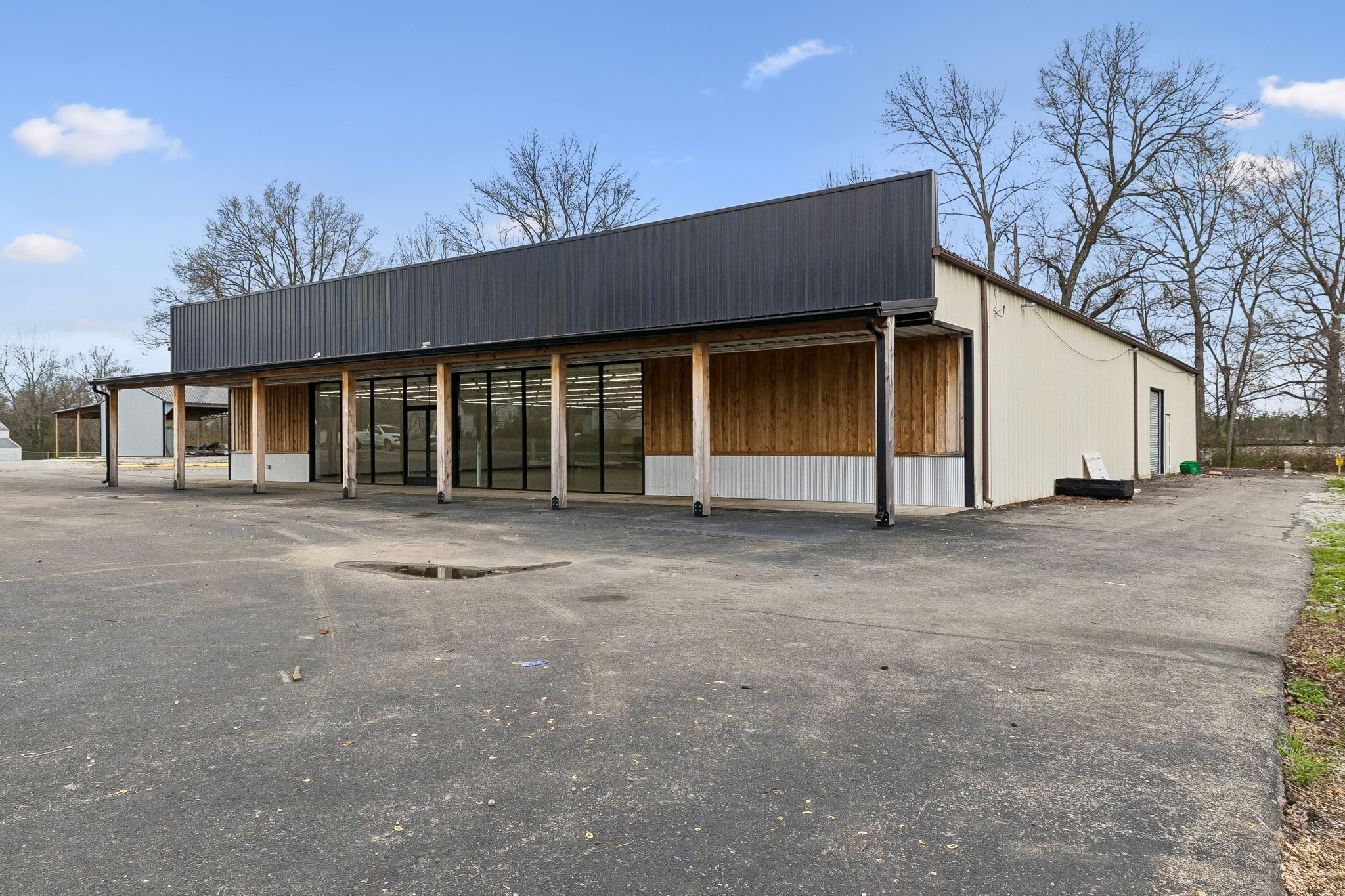 9090 Us Highway 70, E Mc Ewen TN 37101