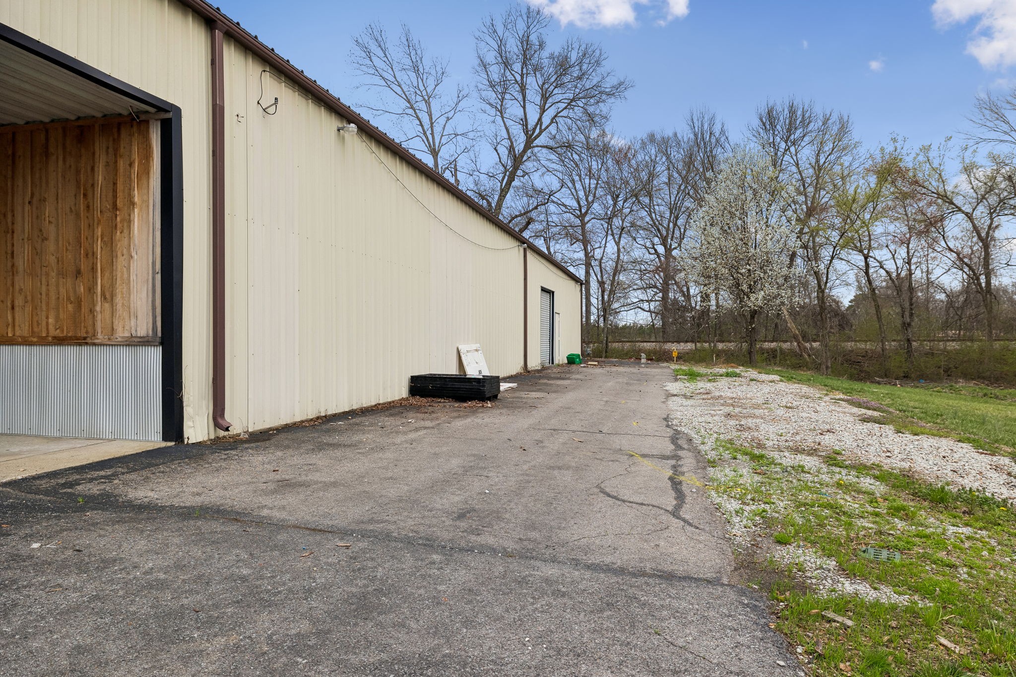 9090 Us Highway 70, E Mc Ewen TN 37101