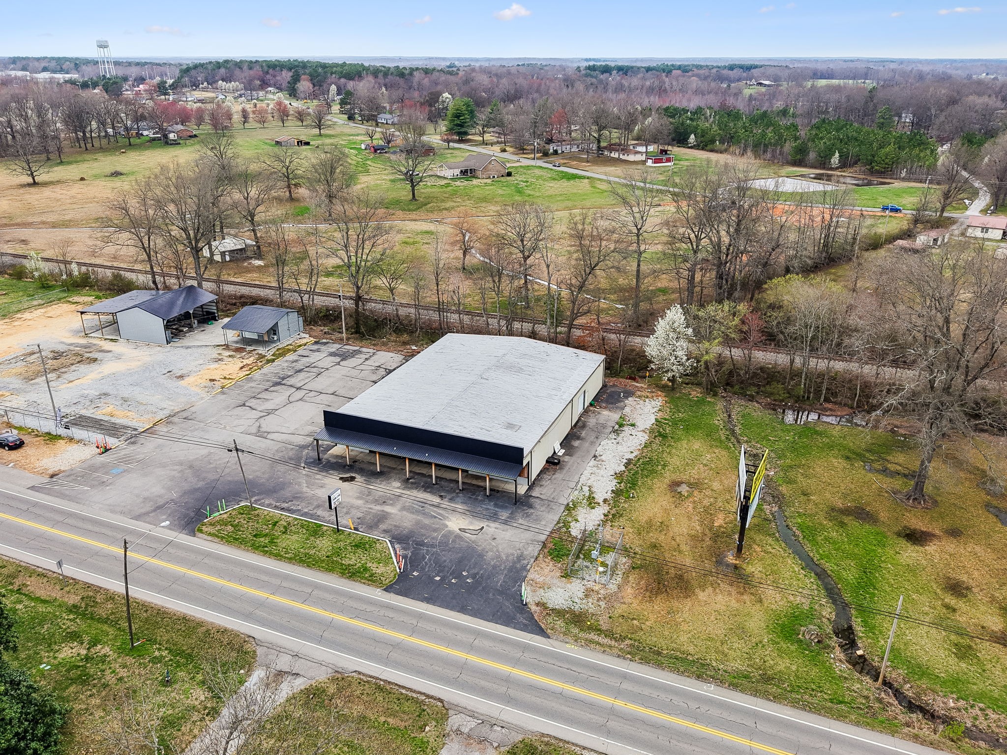 9090 Us Highway 70, E Mc Ewen TN 37101