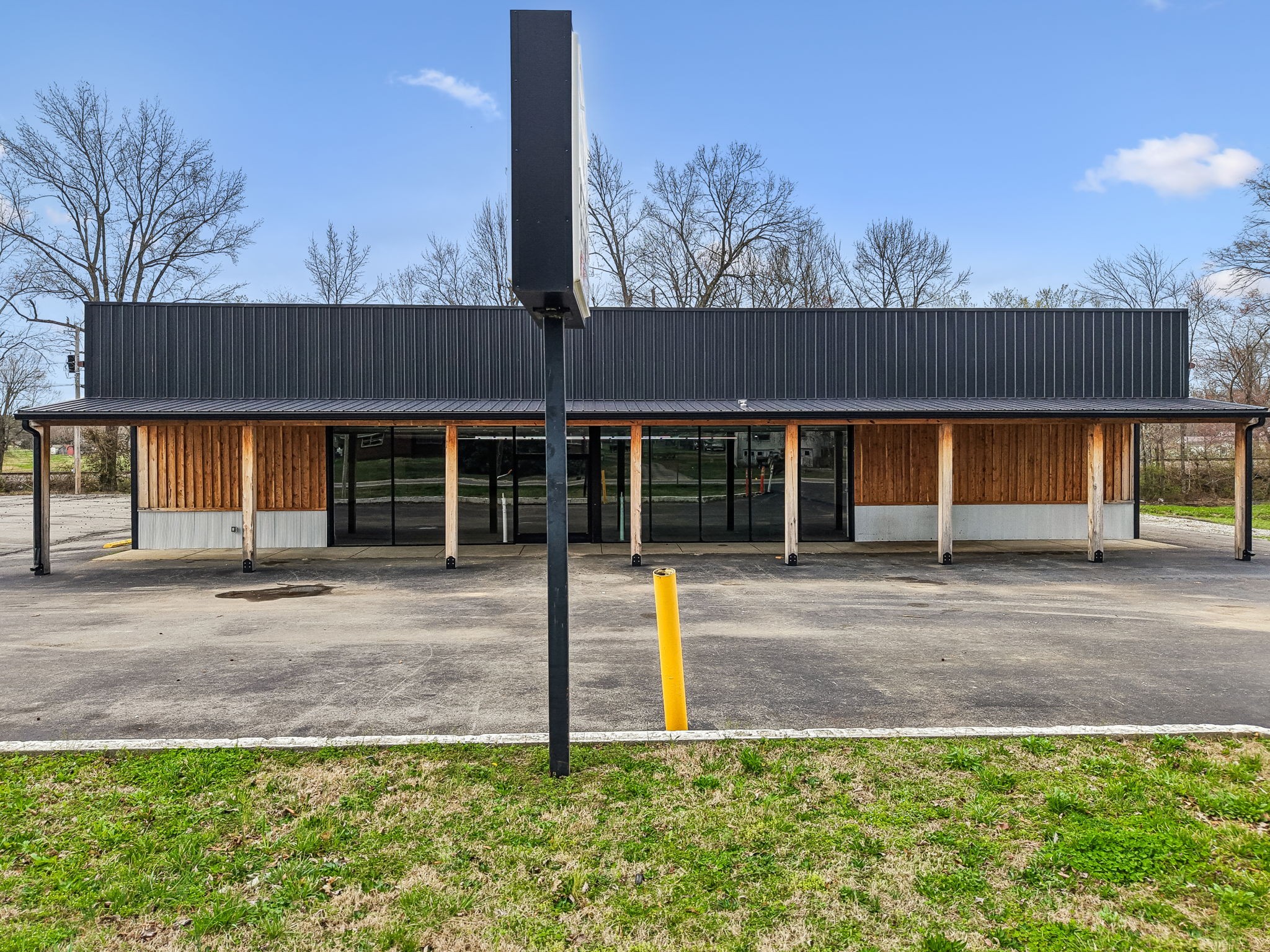9090 Us Highway 70, E Mc Ewen TN 37101