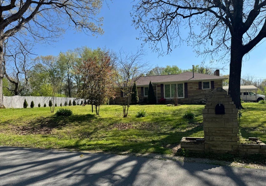 917 Columbia Avenue Centerville TN 37033