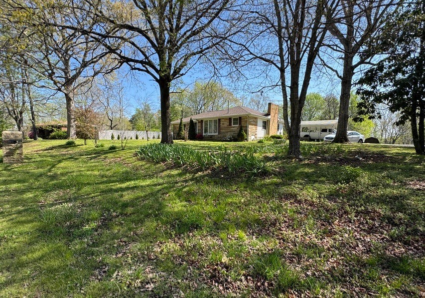 917 Columbia Avenue Centerville TN 37033