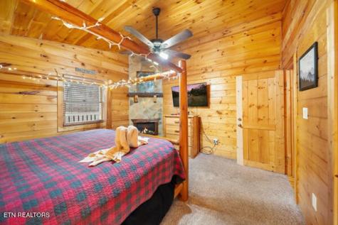 1999 E Mountain View Way Sevierville TN 37862