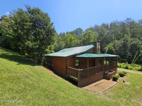 1999 E Mountain View Way Sevierville TN 37862