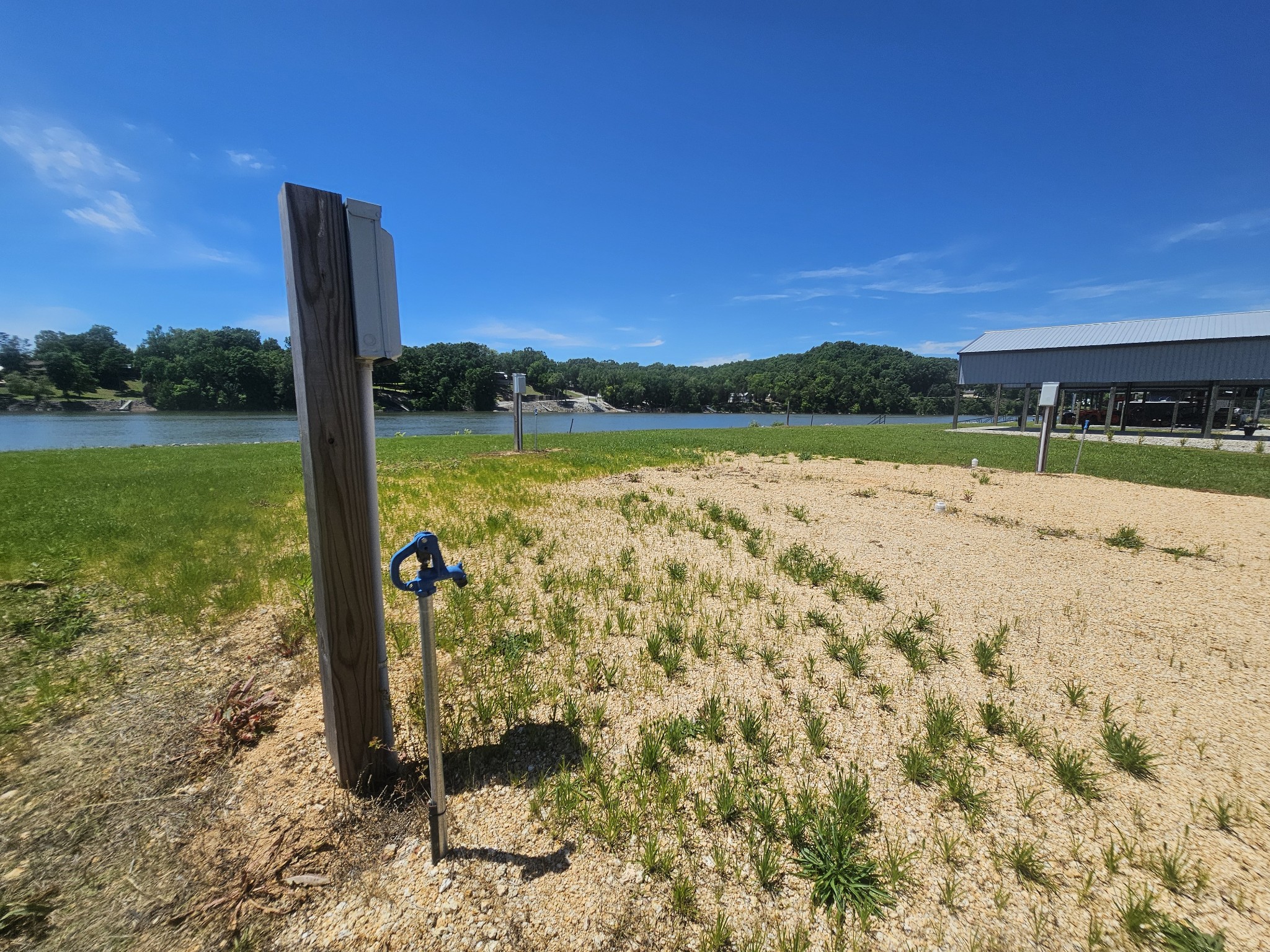 1685 Hardin Bottom River Road Clifton TN 38425