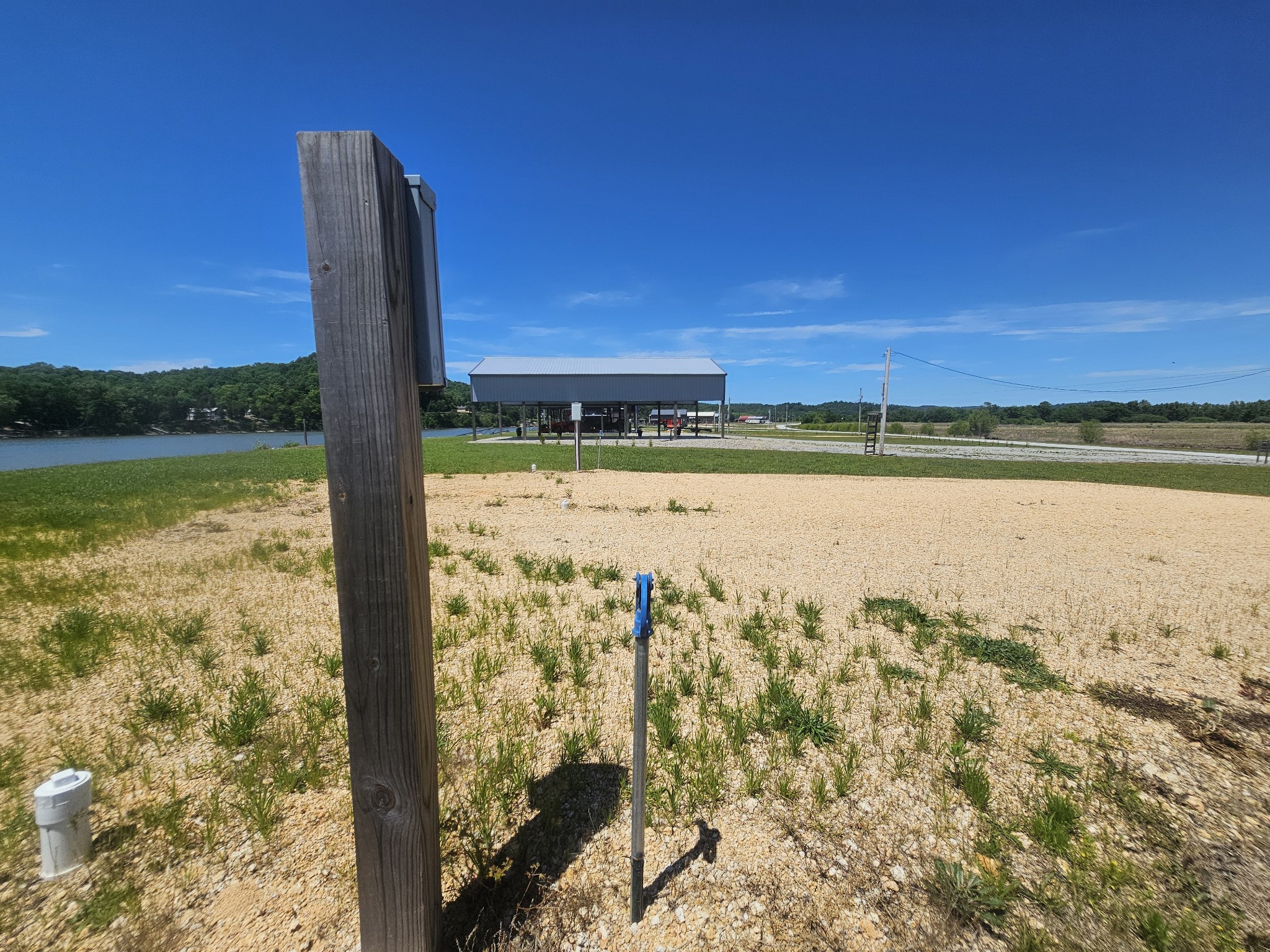1685 Hardin Bottom River Road Clifton TN 38425