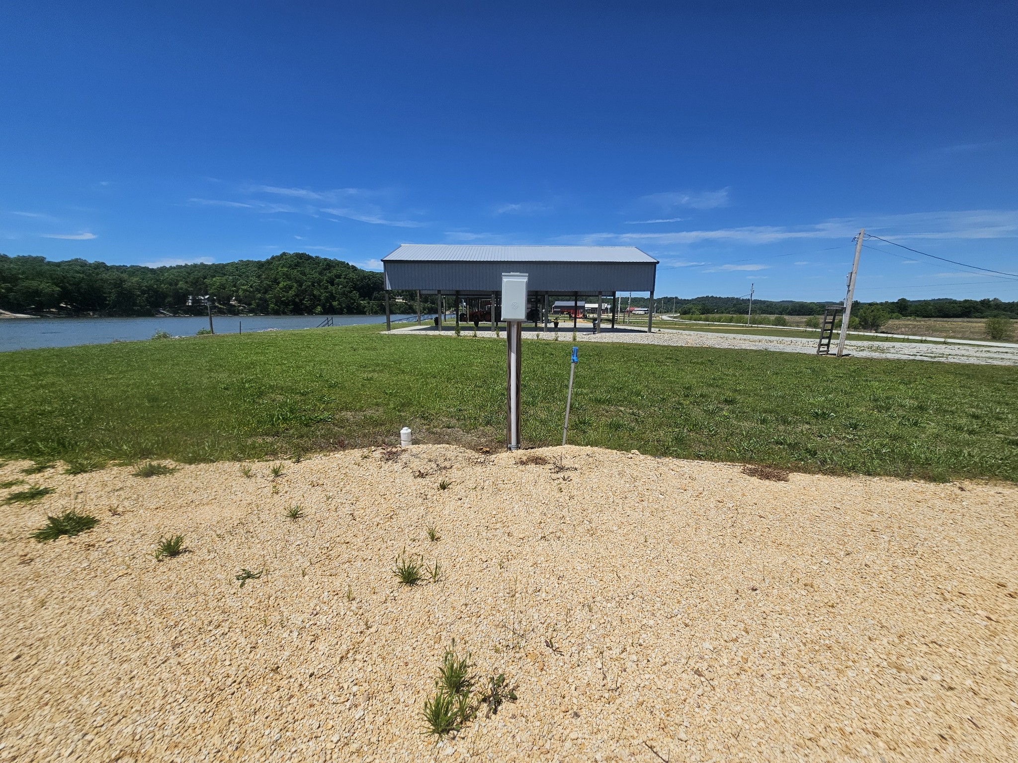 1685 Hardin Bottom River Road Clifton TN 38425