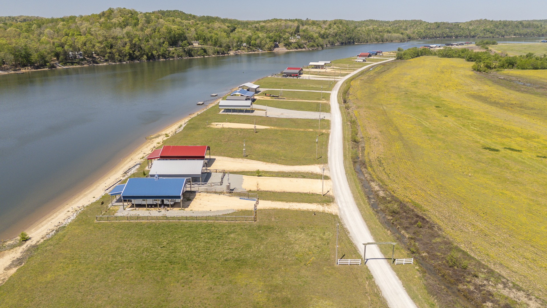 1685 Hardin Bottom River Road Clifton TN 38425
