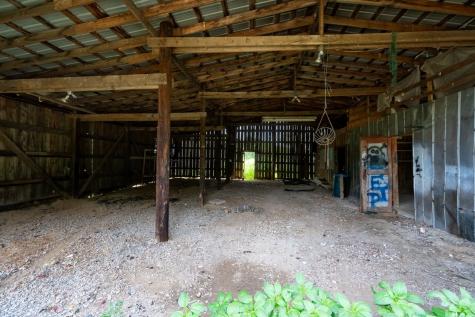 5016 Caney Sink Road Adams TN 37010