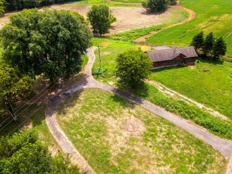 5016 Caney Sink Road Adams TN 37010