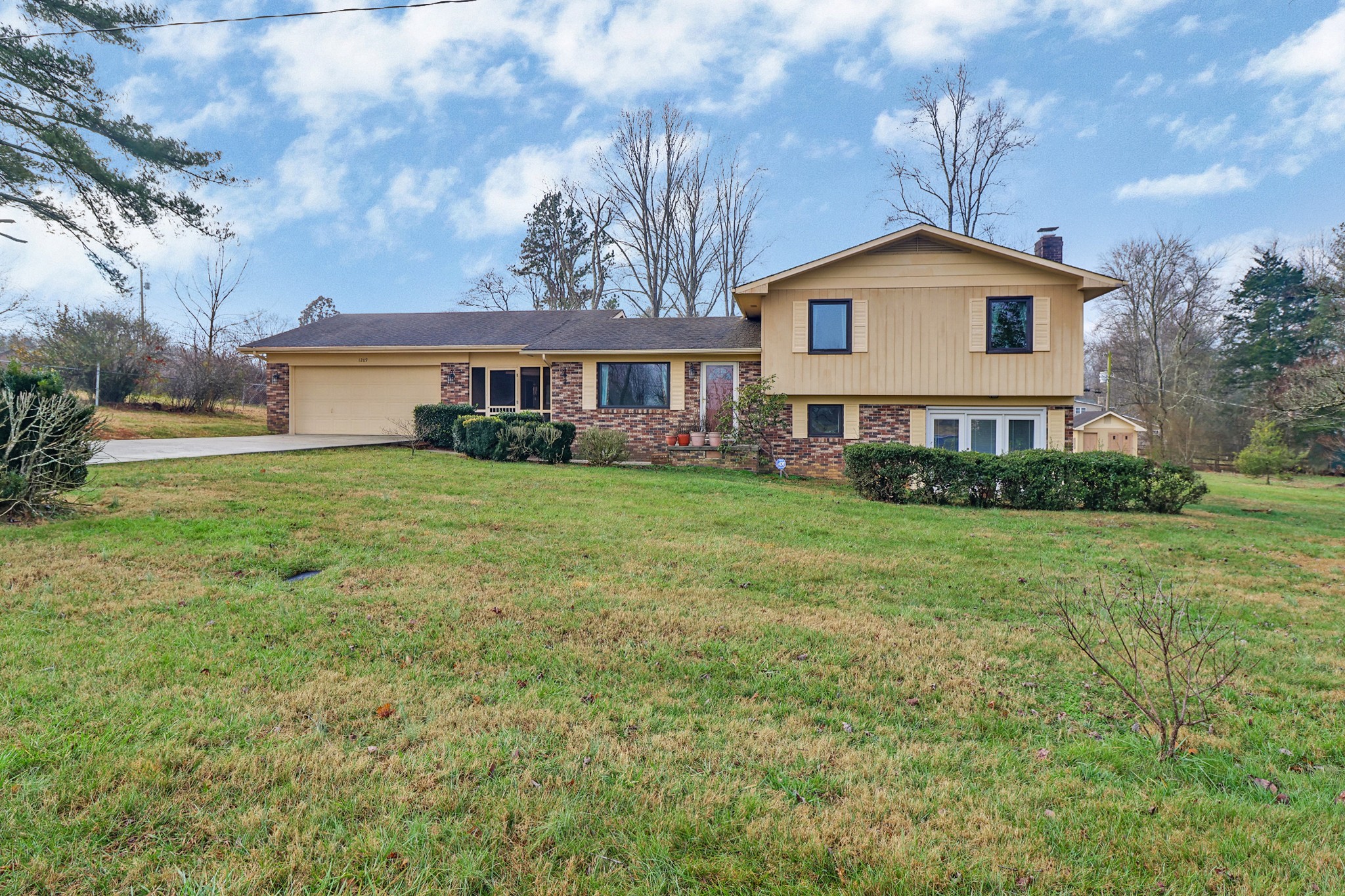 1209 Sequatchie Road Pikeville TN 37367