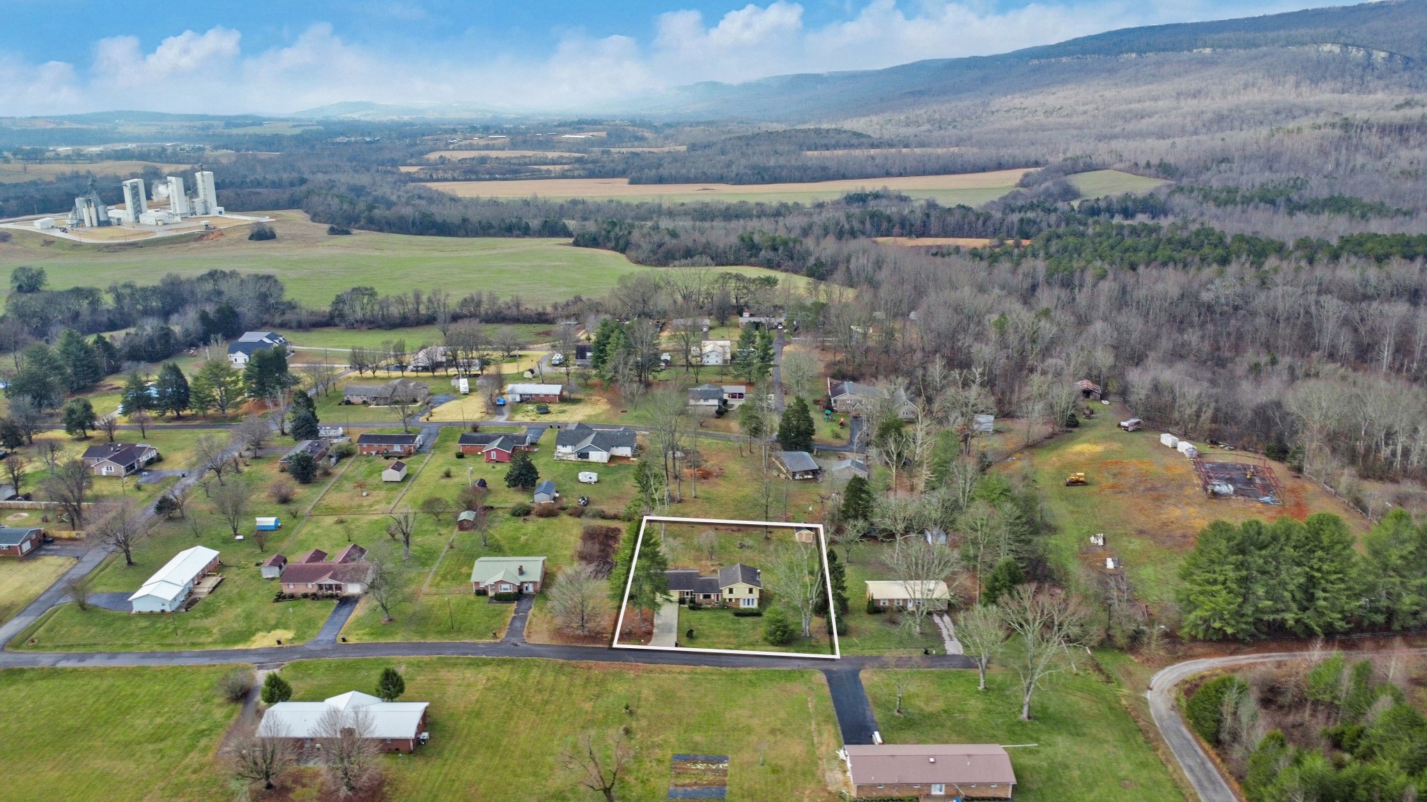 1209 Sequatchie Road Pikeville TN 37367