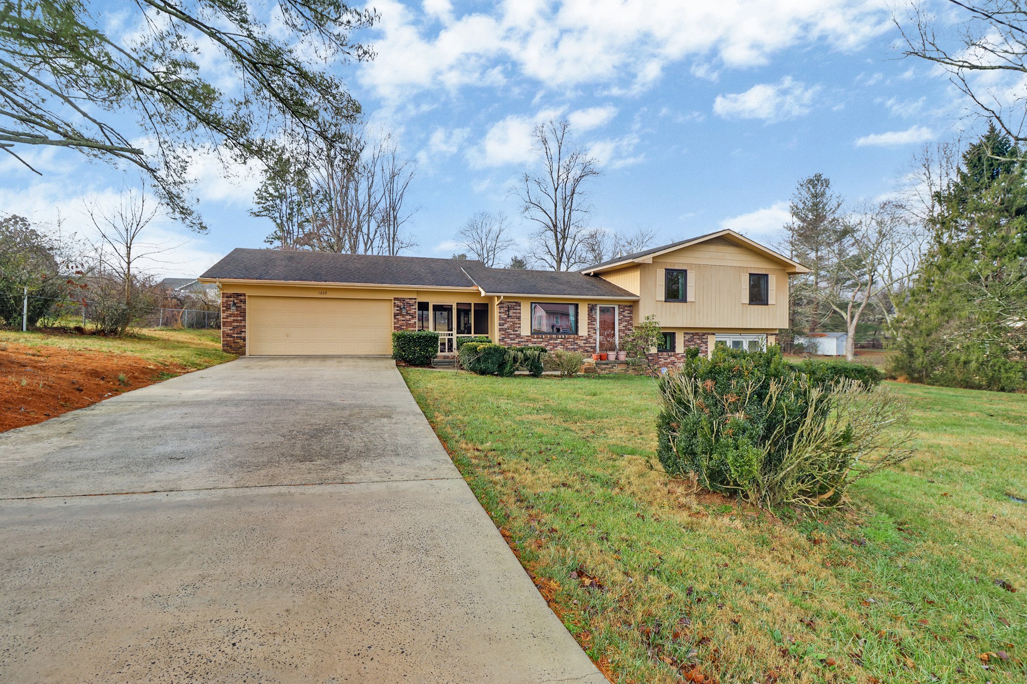 1209 Sequatchie Road Pikeville TN 37367