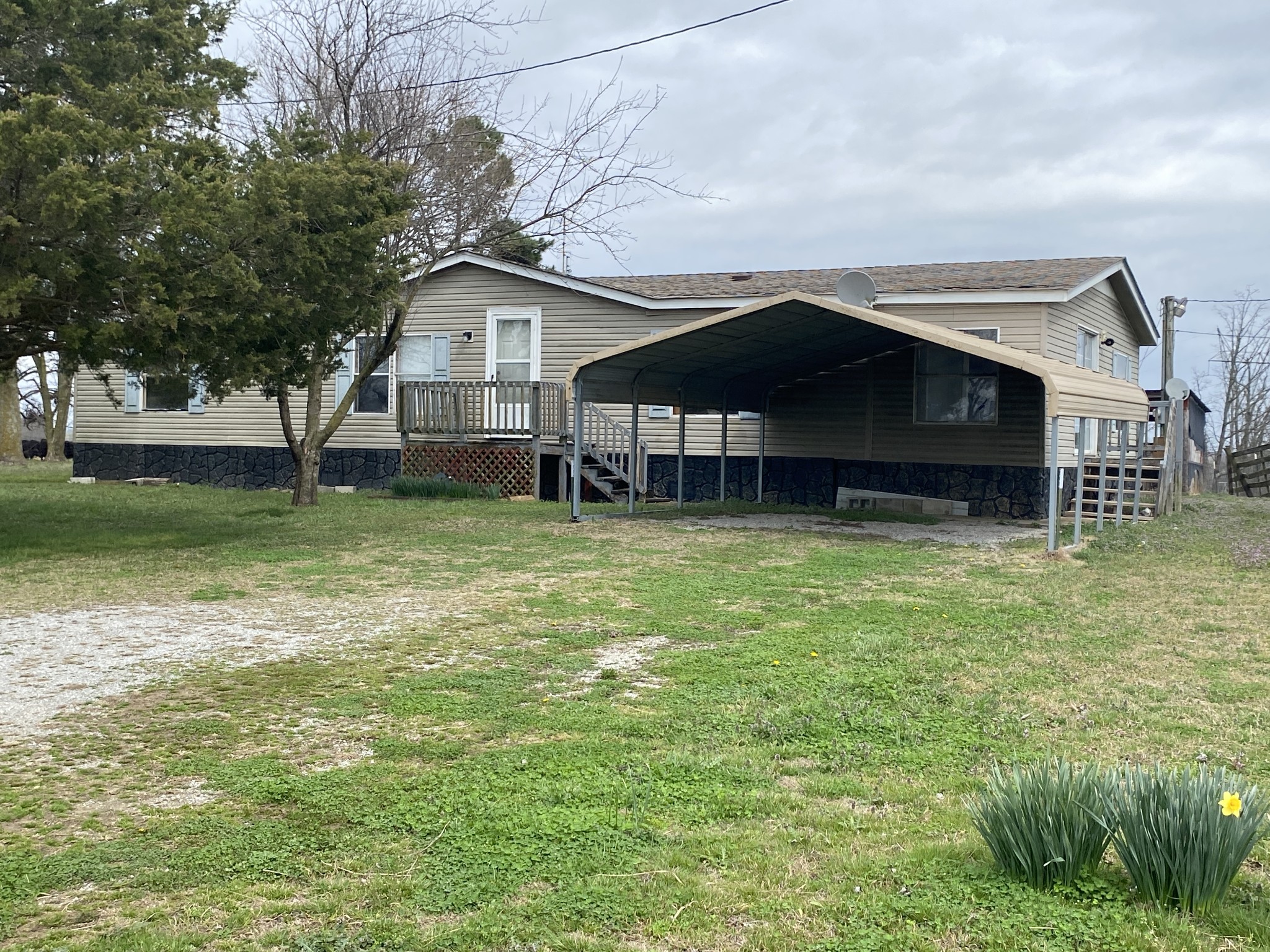 42 Oaks Road Ethridge TN 38456