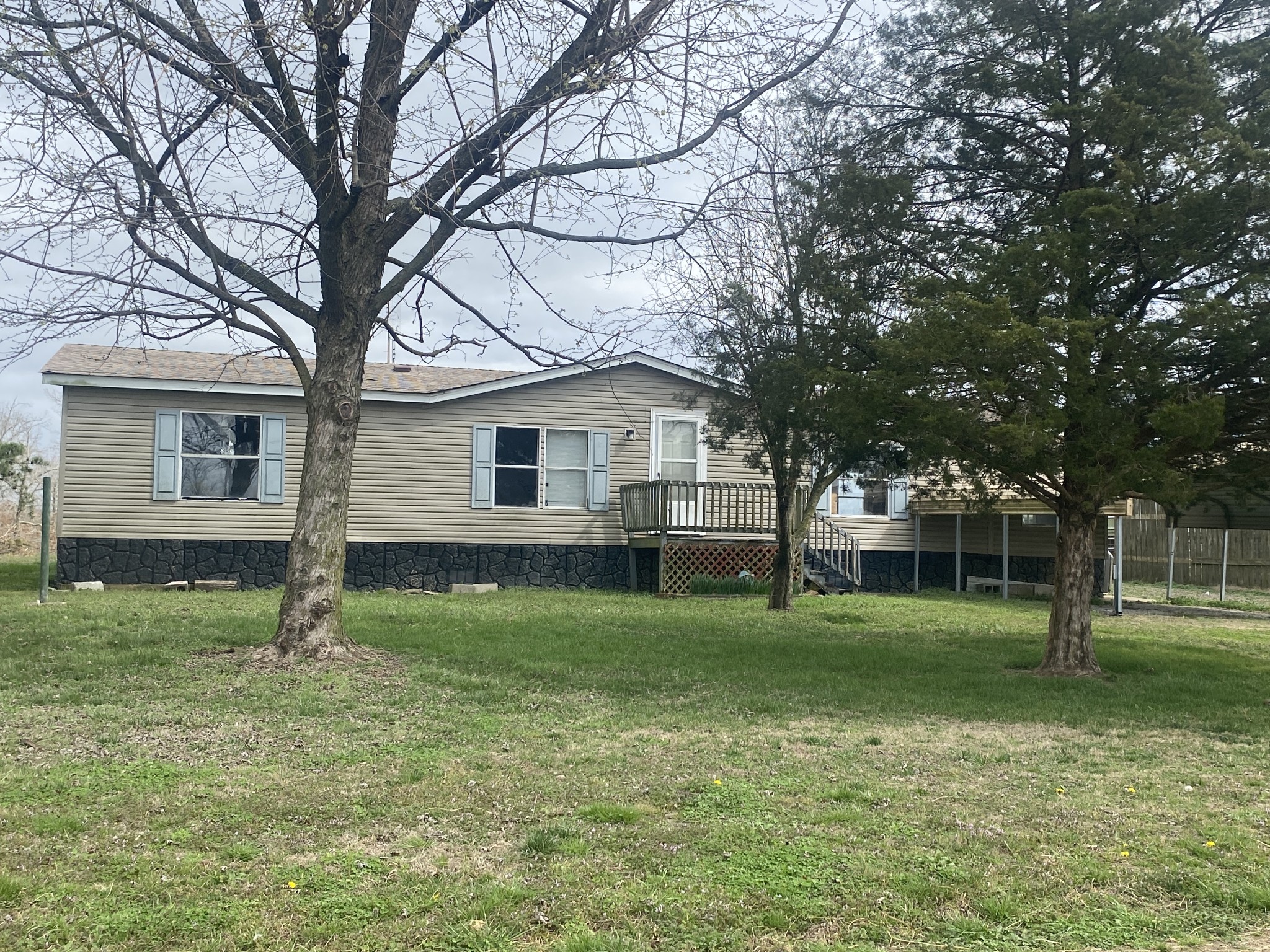 42 Oaks Road Ethridge TN 38456