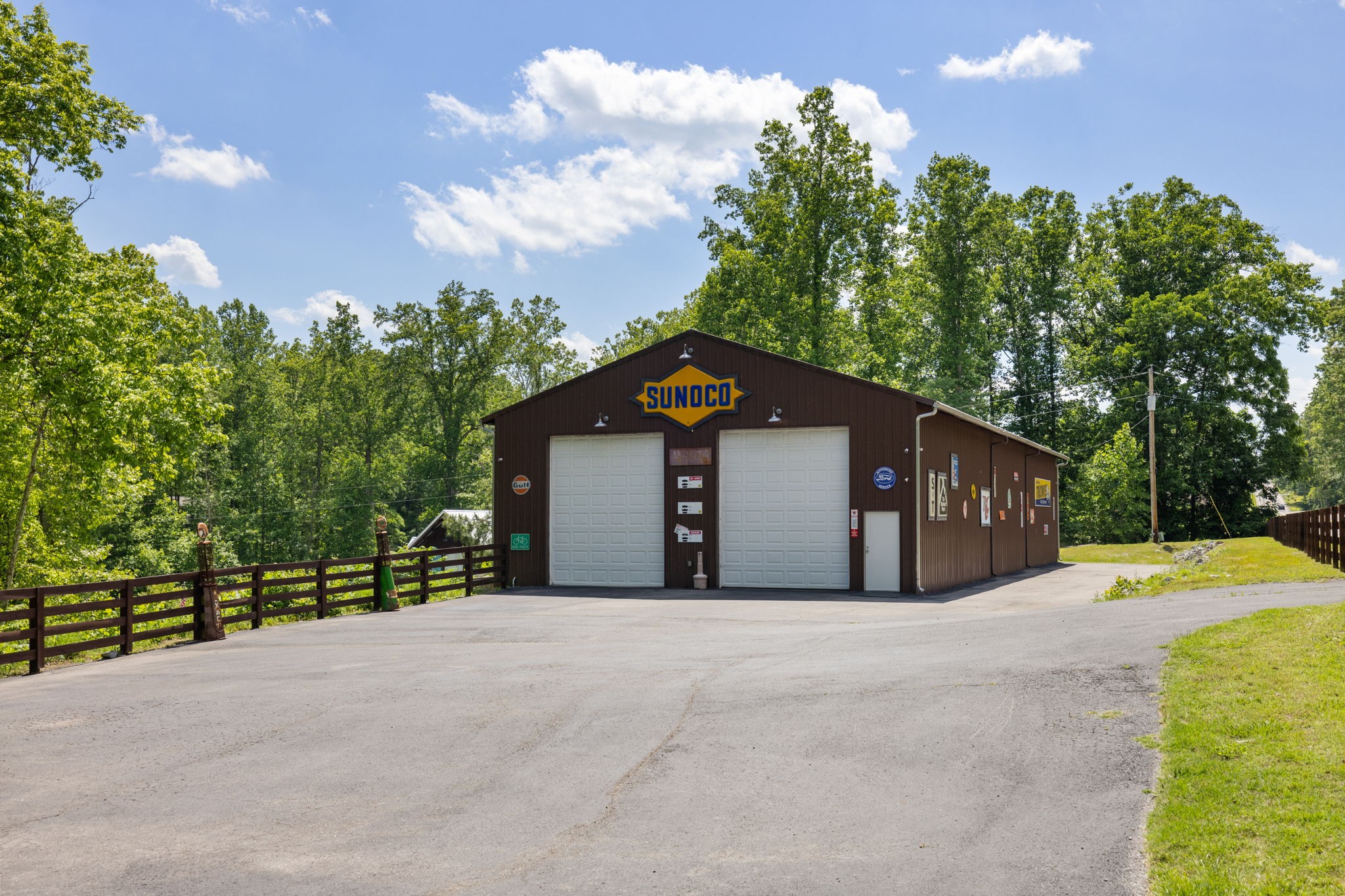 7646 Highway 100 Bon Aqua TN 37025