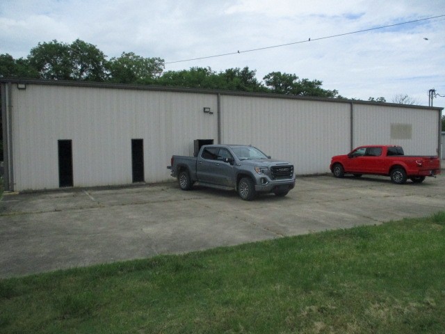 1126 Old Highway 109, N Gallatin TN 37066