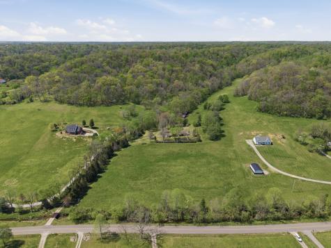 2621 Knob Creek Road Columbia TN 38401