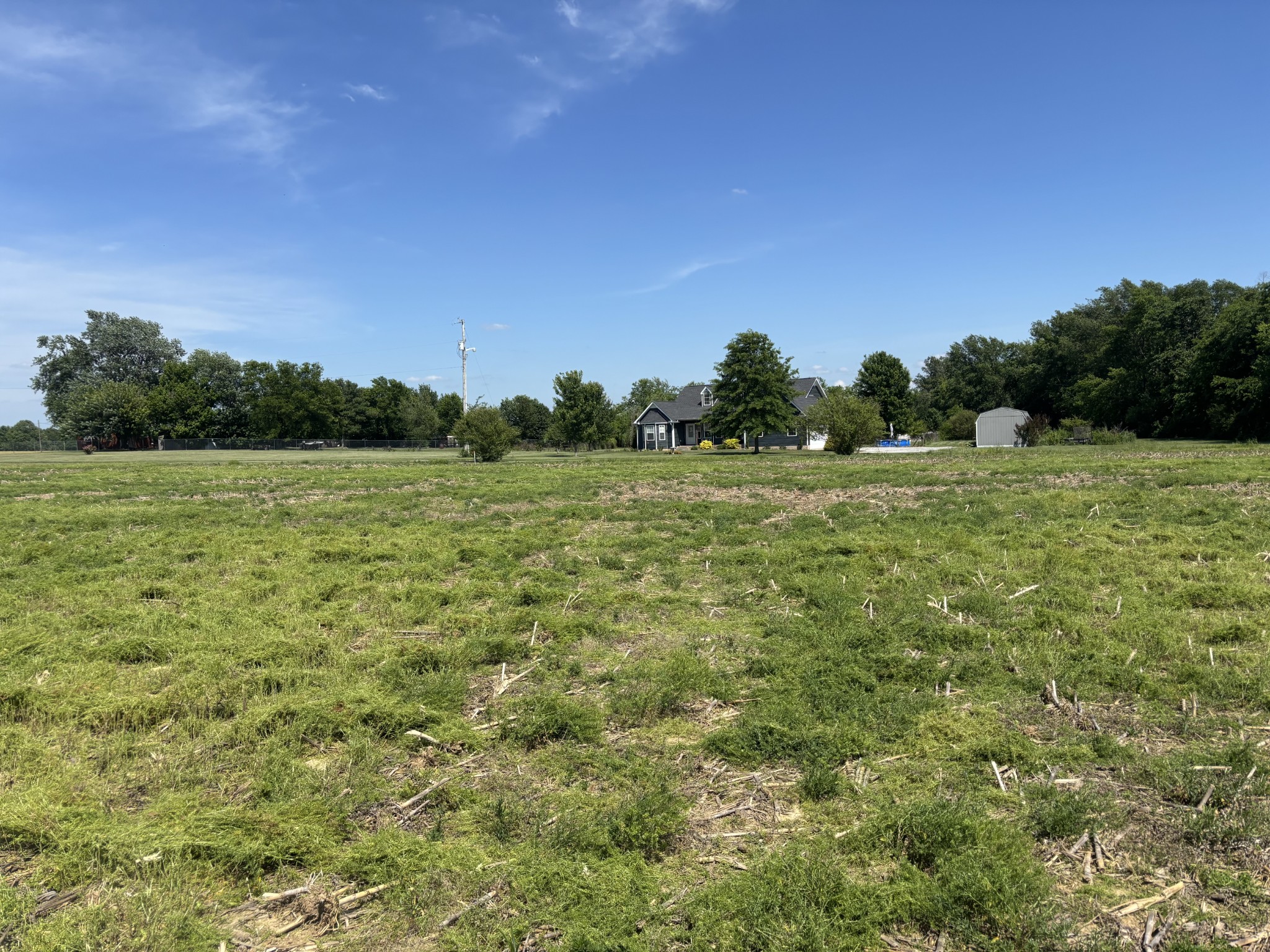 561 White Road Portland TN 37148