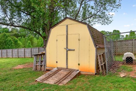 237 Armstrong Road Doyle TN 38559