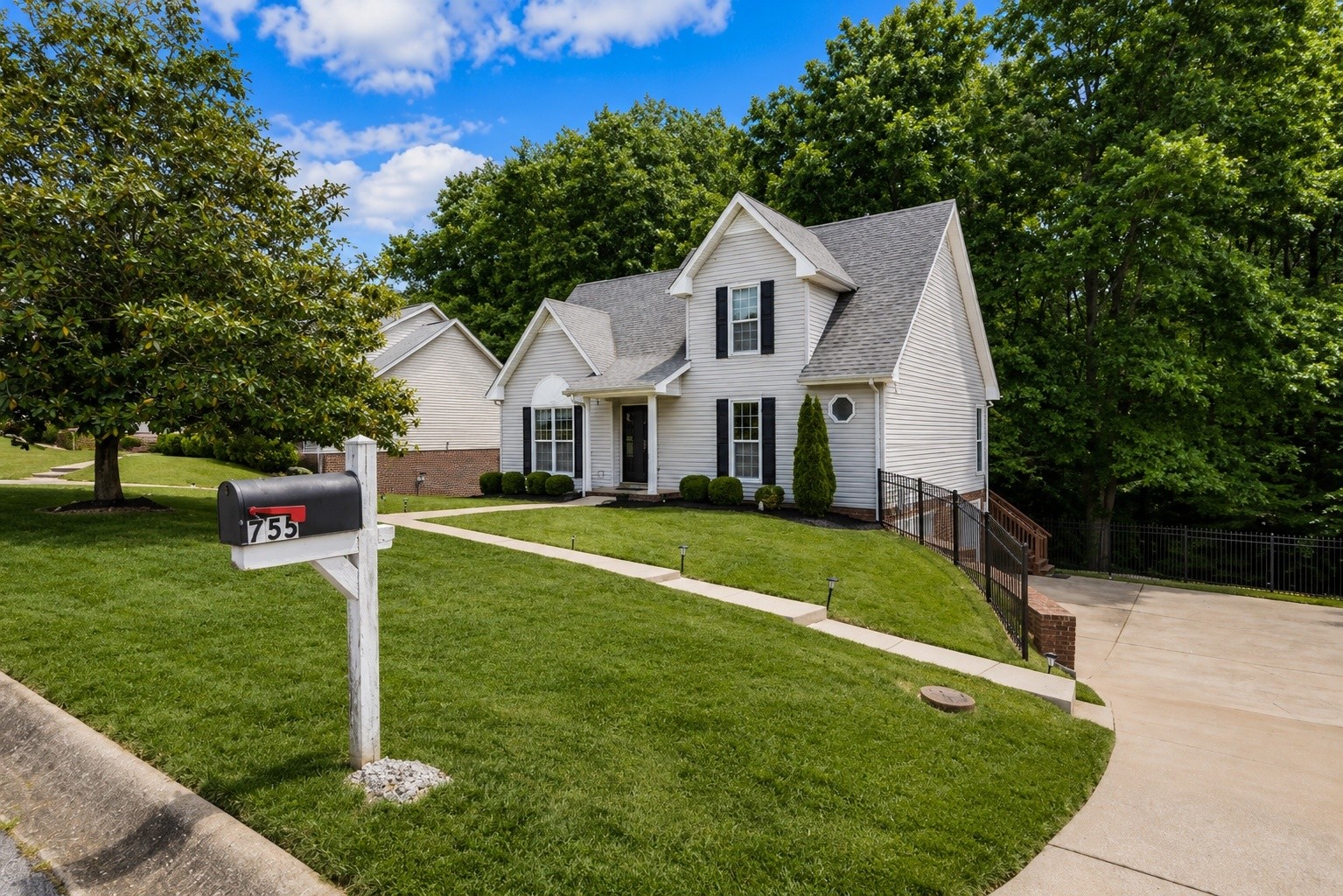 755 Cloud Drive Clarksville TN 37043