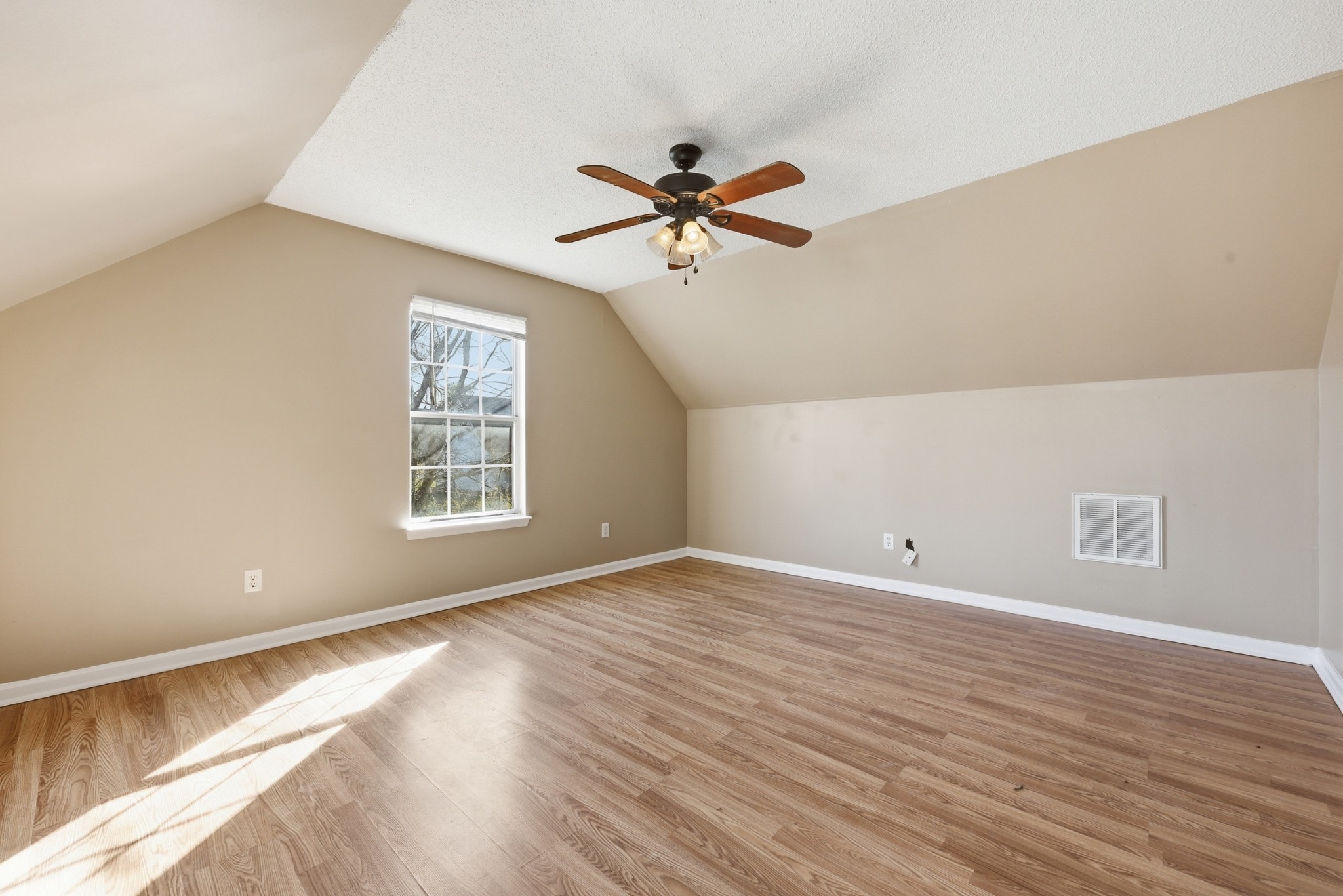 103 Ruth Lane La Vergne TN 37086