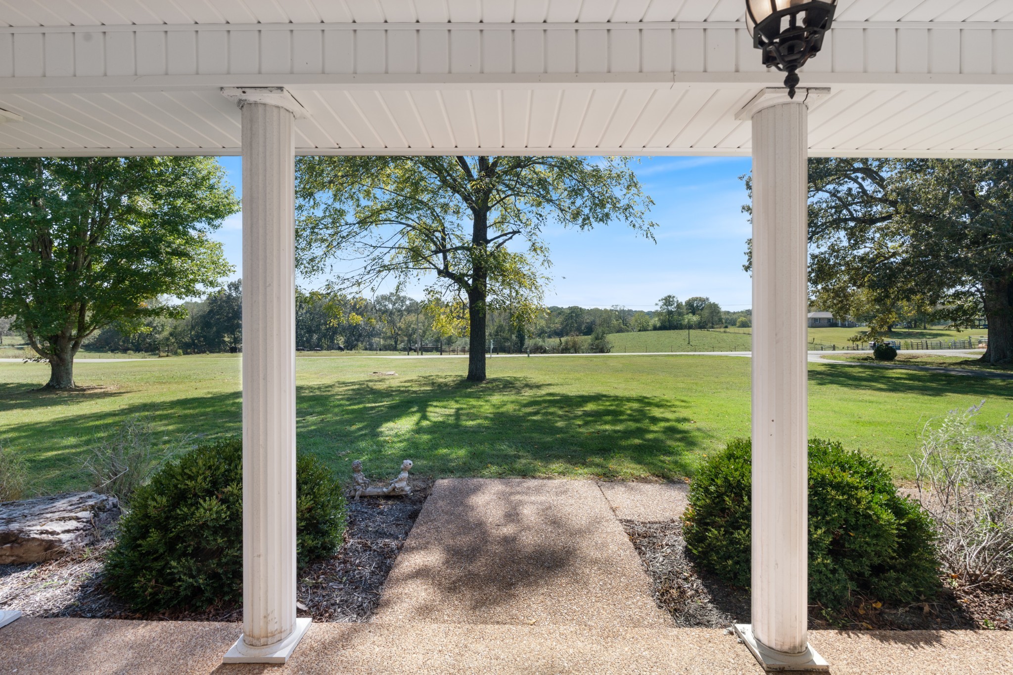 10779 N Tidwell Road Bon Aqua TN 37025