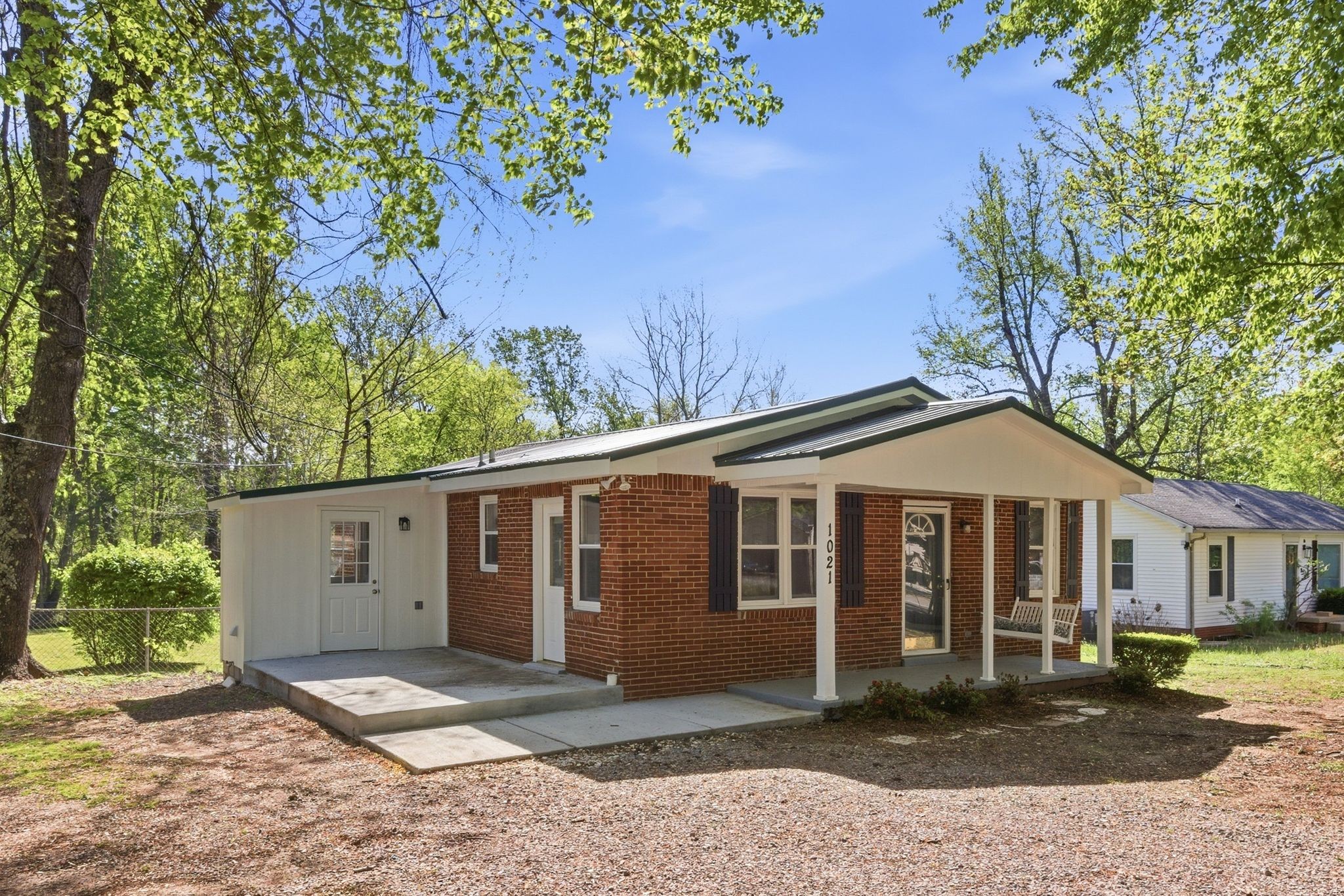 1021 Preston Drive Burns TN 37029