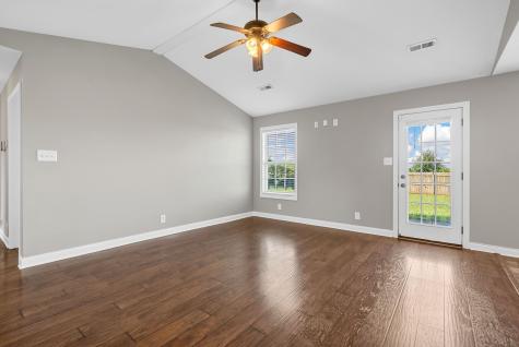 141 Bob White Trail Oak Grove KY 42262
