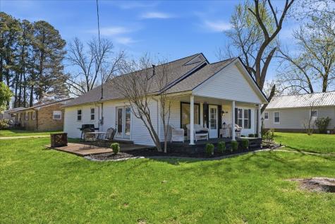 908 Smith Avenue Lawrenceburg TN 38464