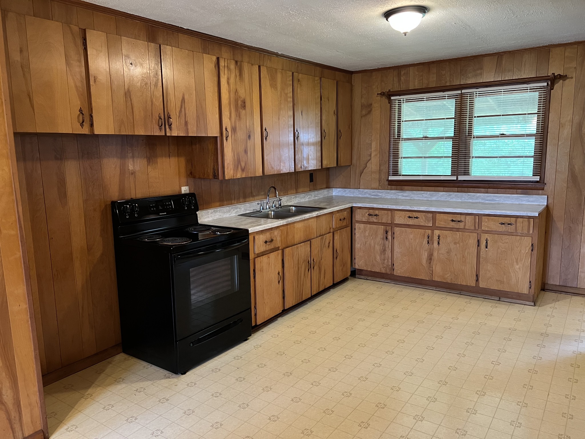 208 Lillian Street Winchester TN 37398