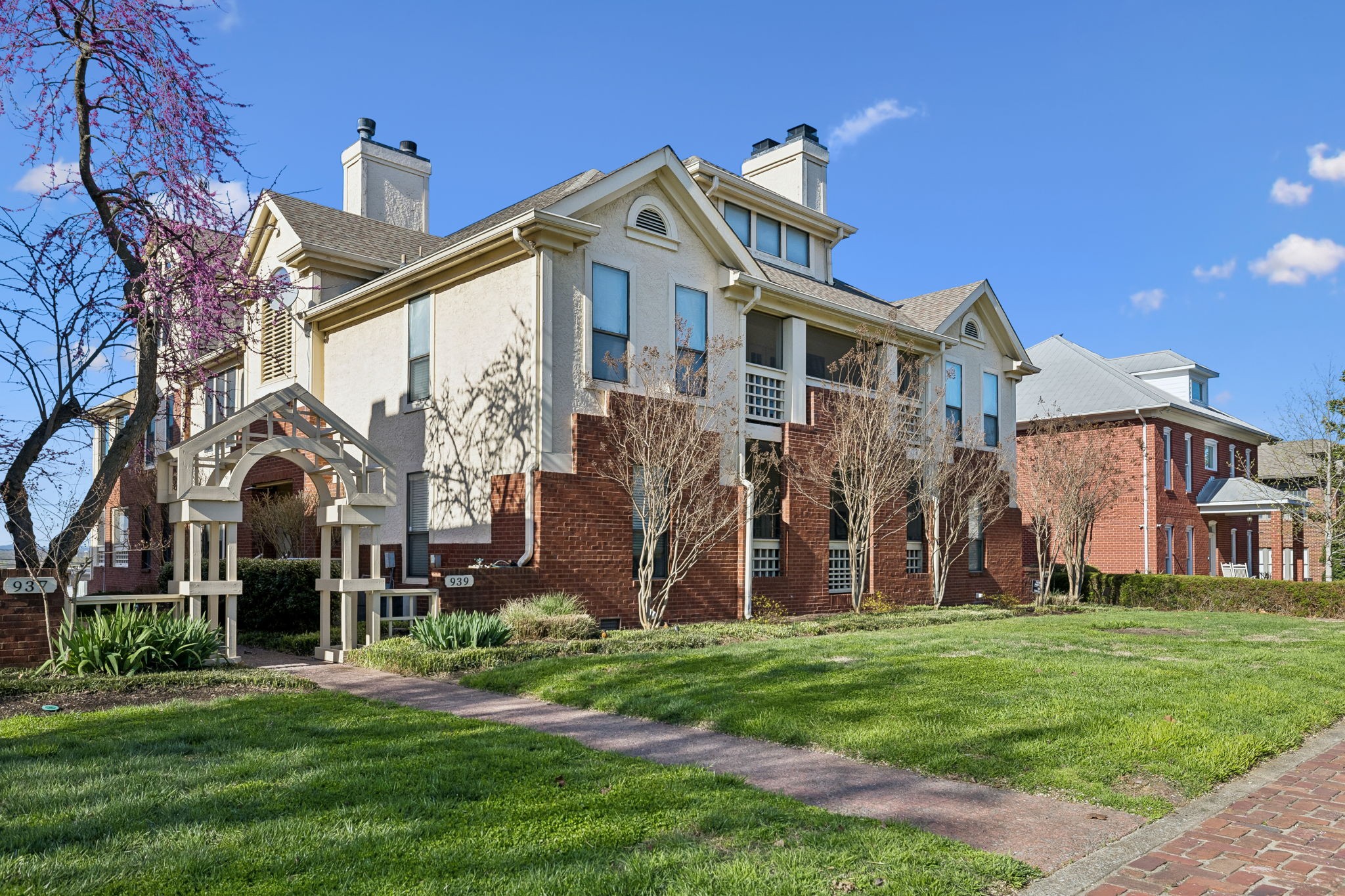 939 Russell Street Nashville TN 37206