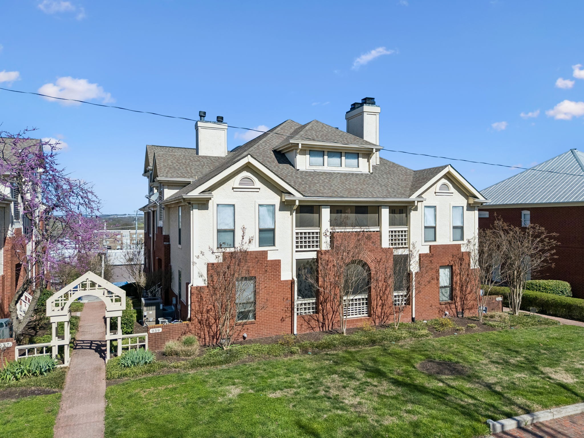 939 Russell Street Nashville TN 37206