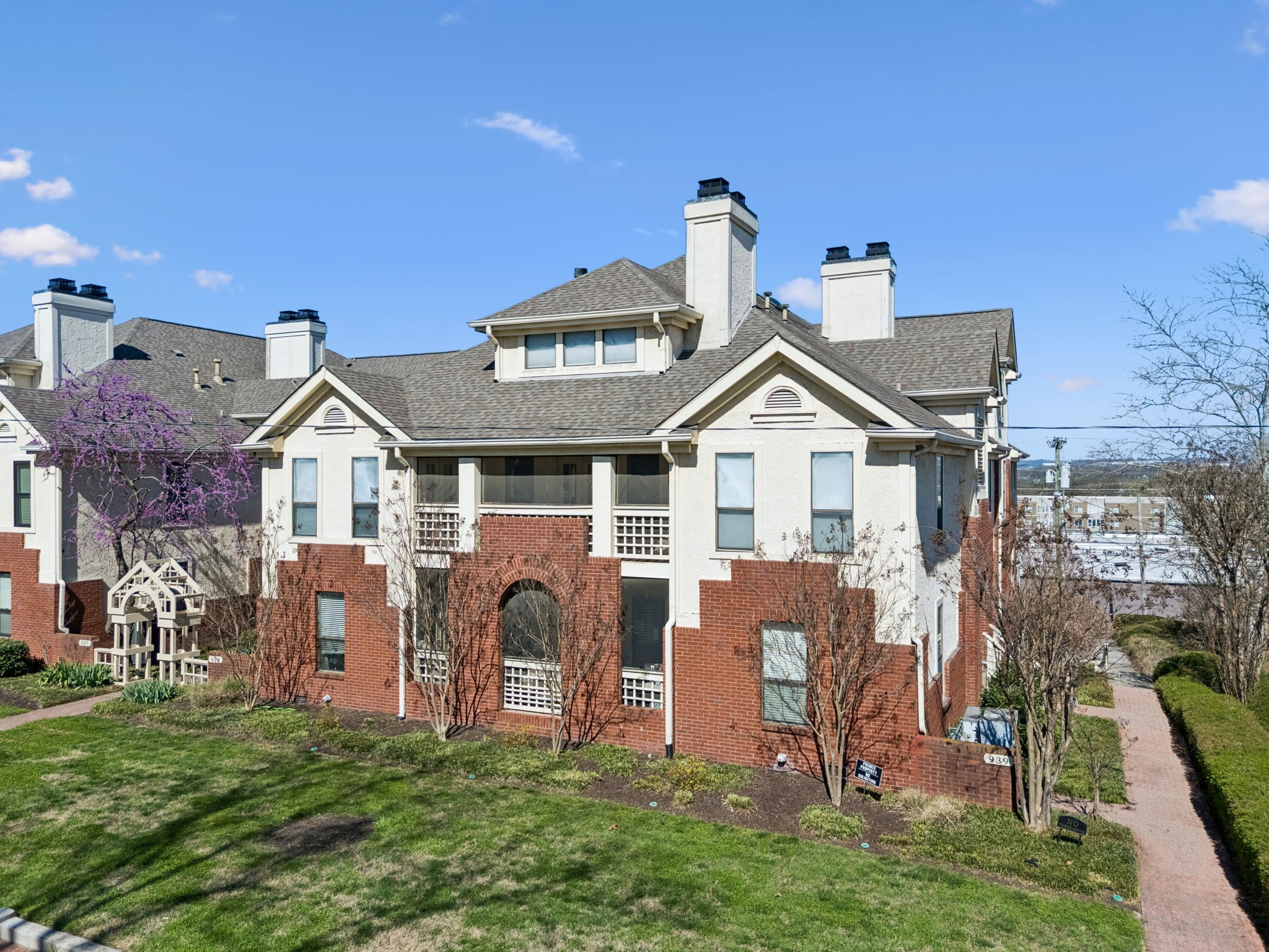939 Russell Street Nashville TN 37206