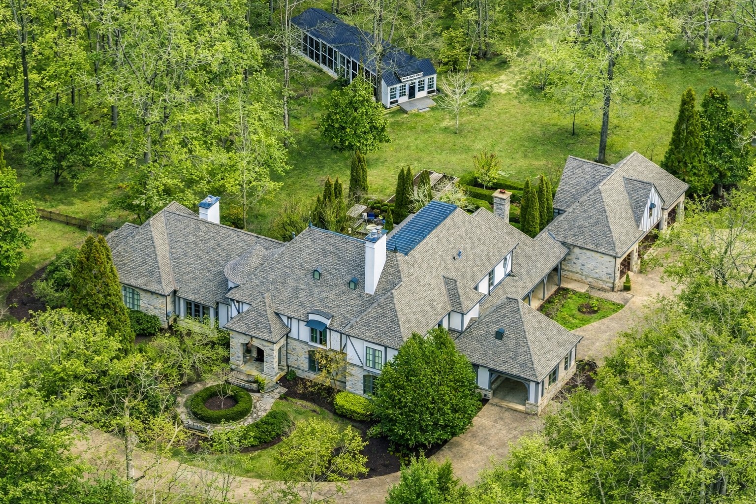 225 Lake Hills Road Tullahoma TN 37388