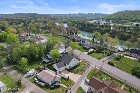 606 Eagle Bend Road Clinton TN 37716