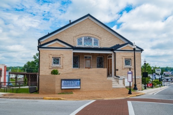 117 1st Ave, NE Winchester TN 37398