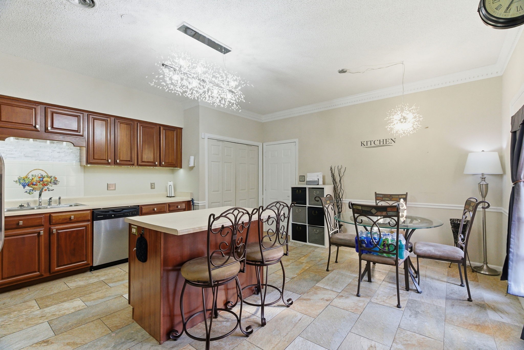 1818 Memorial Drive Clarksville TN 37043
