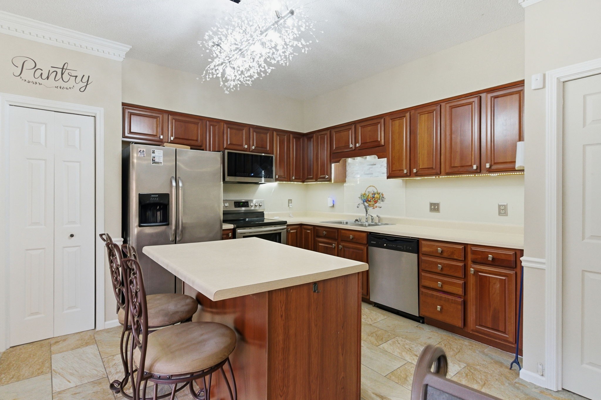 1818 Memorial Drive Clarksville TN 37043