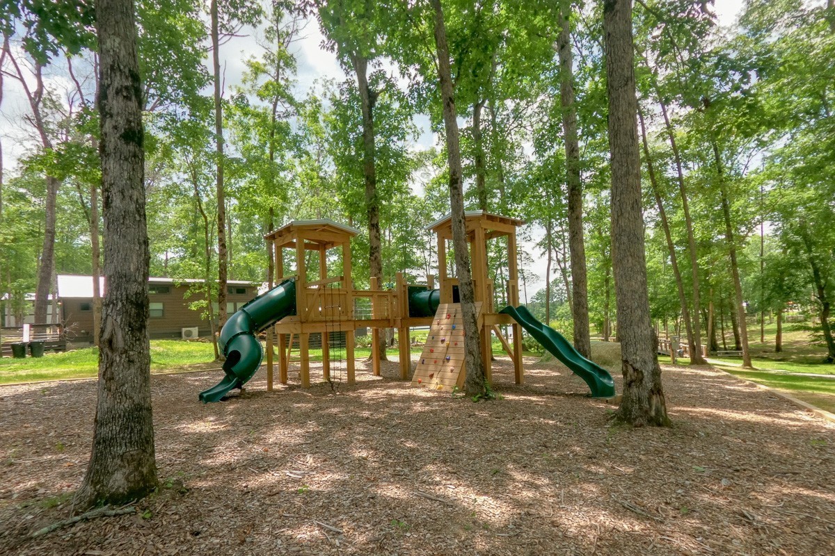 318 Waters Edge Way Tracy City TN 37387