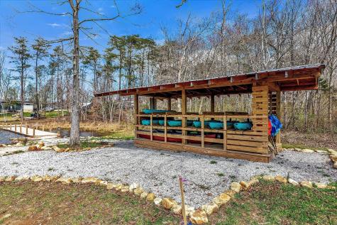 318 Waters Edge Way Tracy City TN 37387